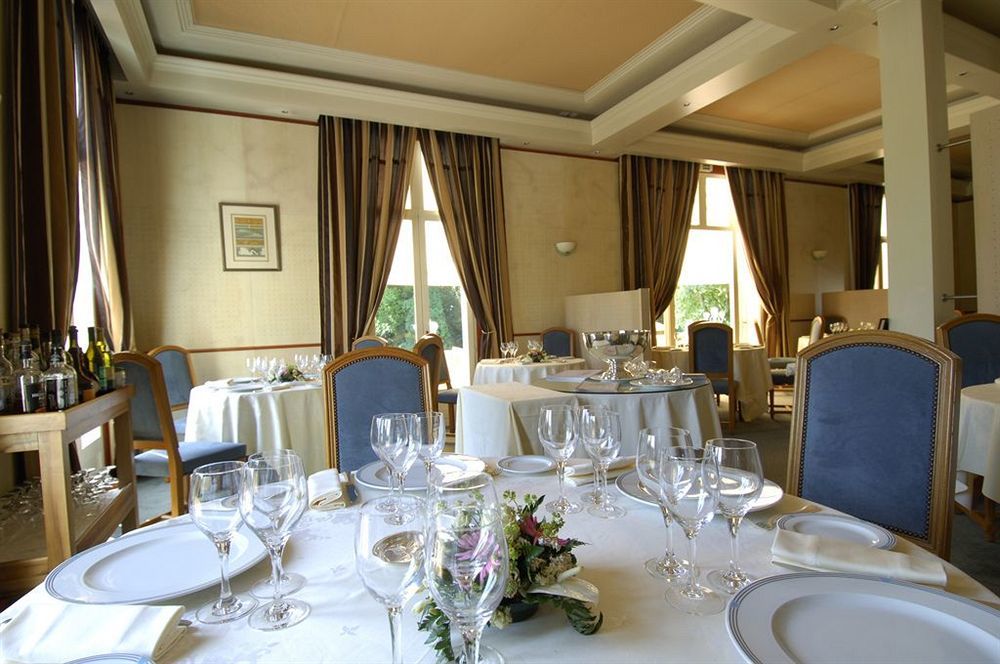 Domaine Des Sequoias - Les Collectionneurs Hotel Ruy-Montceau Exterior photo
