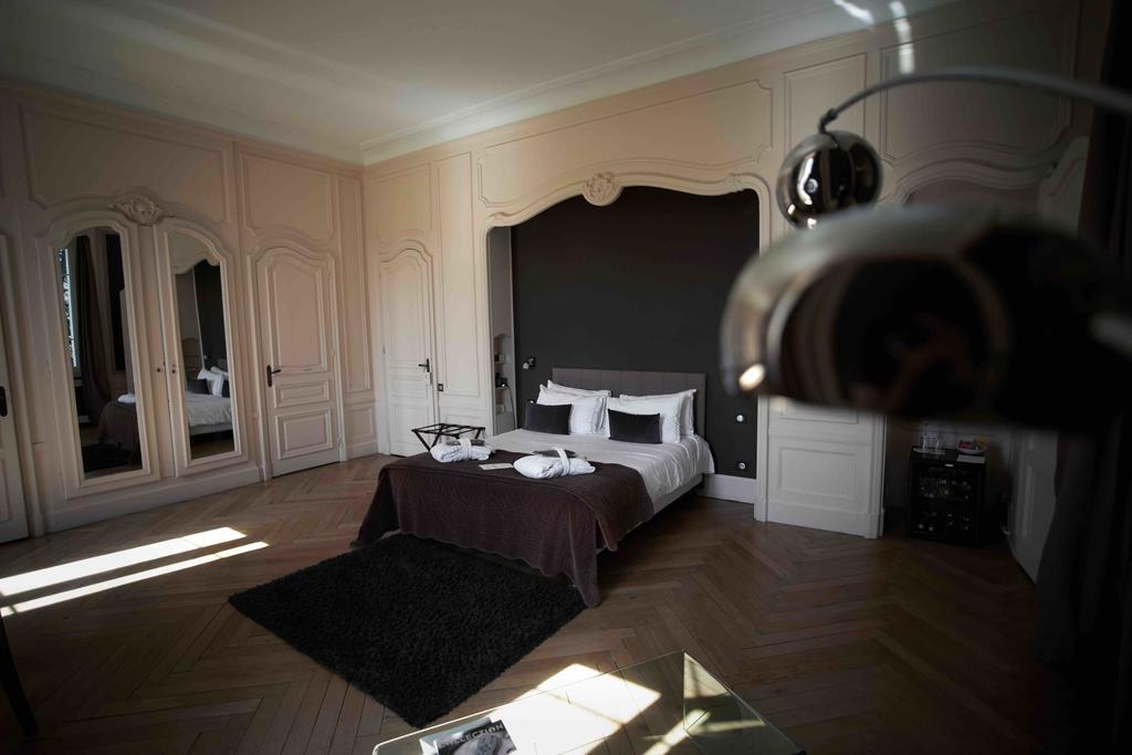 Domaine Des Sequoias - Les Collectionneurs Hotel Ruy-Montceau Exterior photo